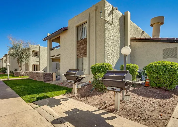 3 Mi To Camelback Mtn! Snowbird Escape W/ Pool *