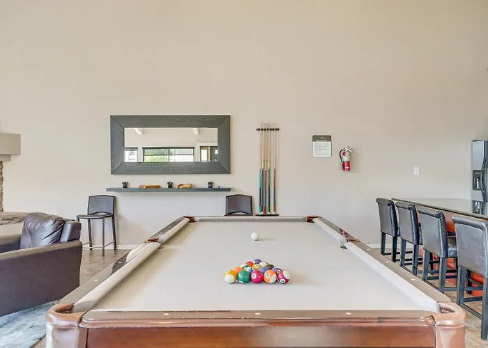 Holiday home 3 Mi To Camelback Mtn! Snowbird Escape W/ Pool *