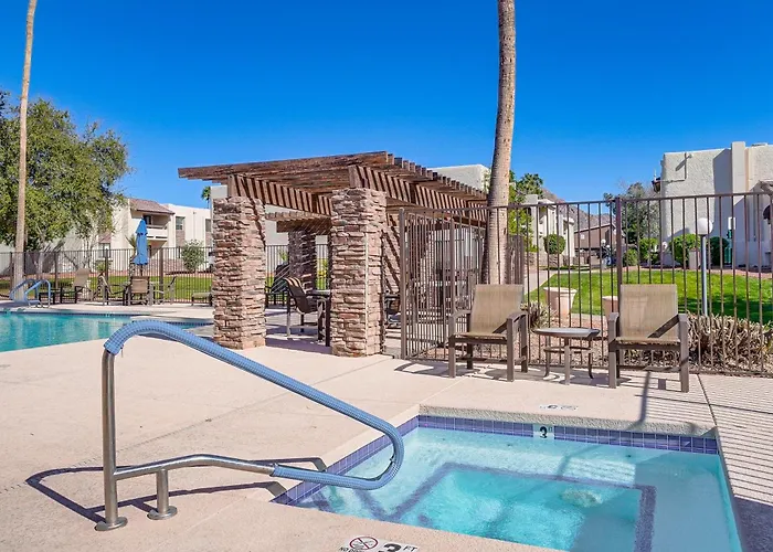 Holiday home 3 Mi To Camelback Mtn! Snowbird Escape W/ Pool Phoenix